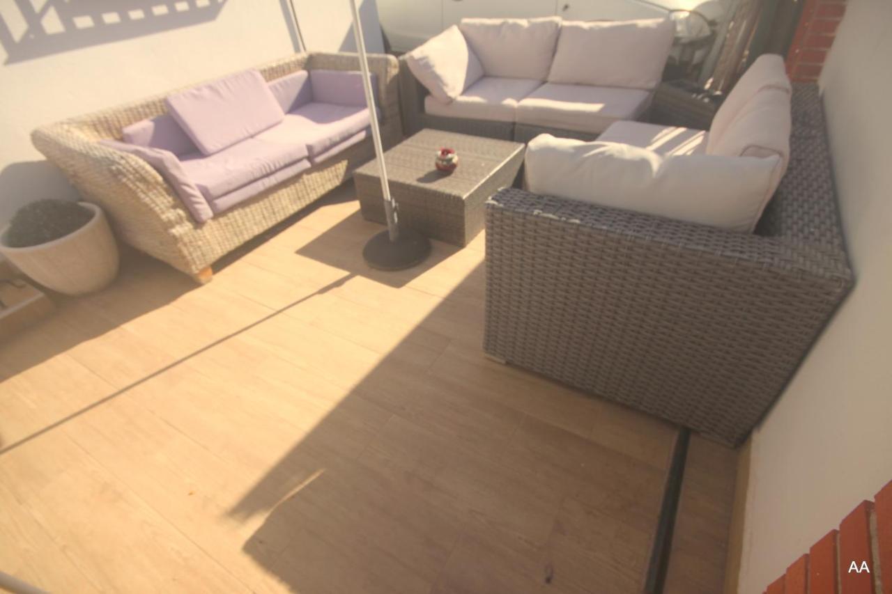 Little Peaceful Retreat Room With Bath, Heating, Terrace, Free Wifi Fridge Easy Parking Marbella Exterior foto