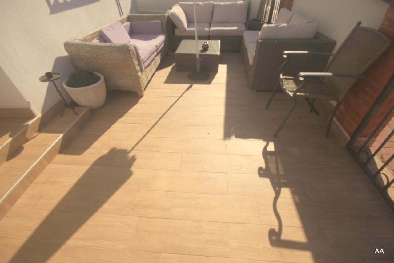 Little Peaceful Retreat Room With Bath, Heating, Terrace, Free Wifi Fridge Easy Parking Marbella Exterior foto