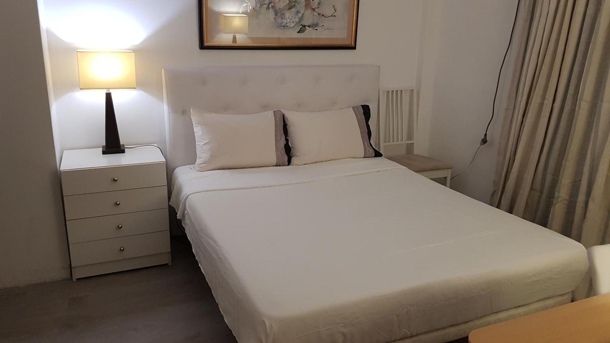Little Peaceful Retreat Room With Bath, Heating, Terrace, Free Wifi Fridge Easy Parking Marbella Exterior foto