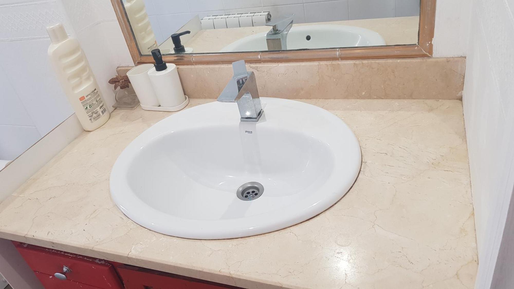 Little Peaceful Retreat Room With Bath, Heating, Terrace, Free Wifi Fridge Easy Parking Marbella Exterior foto